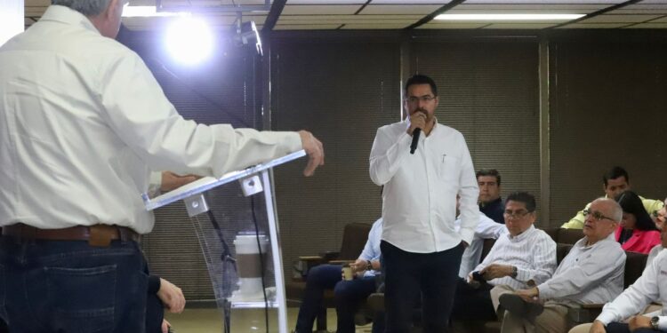 “Ningún niño o niña quedará fuera, a todos los vamos a atender”, asegura el gobernador Rubén Rocha Moya