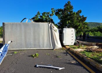 Dos lesionados durante un accidente vial en la salida sur de Culiacán