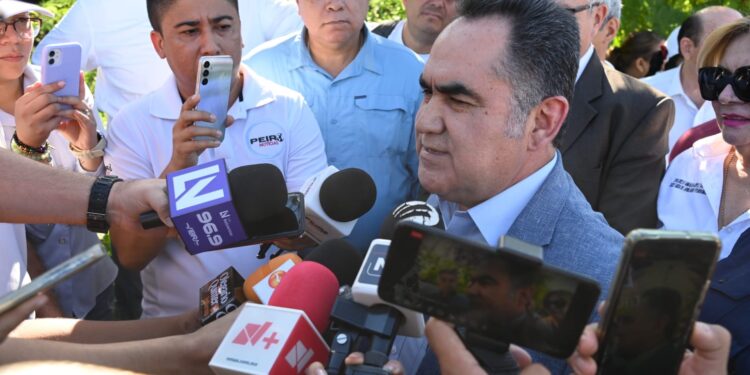 Nos acusan de comprar a un proveedor que fue contratado por Rocha Moya cuando fue Rector de la UAS, advierte el doctor Jesús Madueña Molina