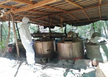 Aseguran laboratorio clandestino en Sinaloa de Leyva