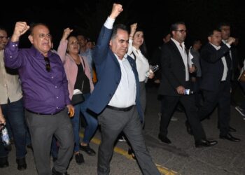 Violando la Constitución y la Autonomía, Juez separa temporalmente de su cargo al Rector Jesús Madueña, quien llamó a los universitarios a movilizarse este miércoles.