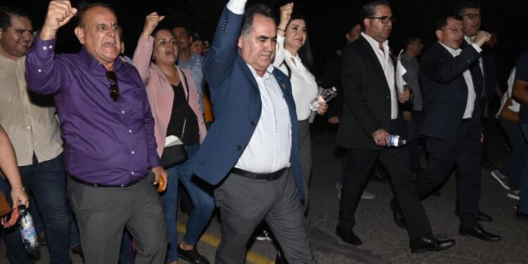 Violando la Constitución y la Autonomía, Juez separa temporalmente de su cargo al Rector Jesús Madueña, quien llamó a los universitarios a movilizarse este miércoles.