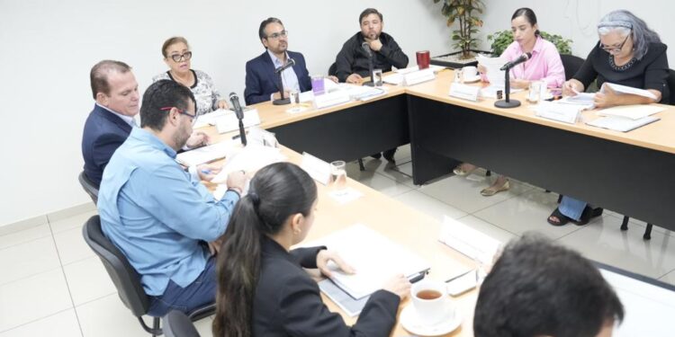 Rechaza Comisión de Fiscalización cuentas públicas de 2022 de UAS, dos municipios y una junta de agua