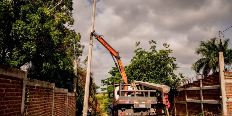 Inicia Gobierno estatal ampliación de red eléctrica en el Ejido Las Milpas 2