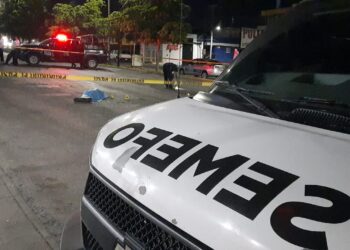 Matan con “Cuerno de Chivo” a un presunto delincuentes que trataba de saltar una taquería