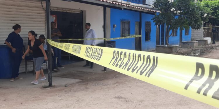 Asesinan a una jovencita hondureña en Villa Juárez