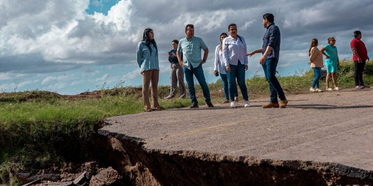 Realiza Gobierno recorrido por caminos y carreteras dañadas por “Norma”