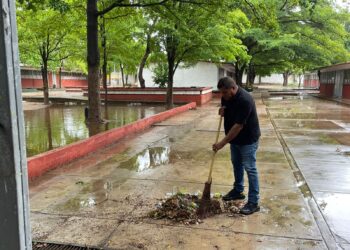 Mil escuelas resultaron afectadas por lluvias de “Norma” en Sinaloa