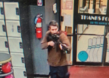 Reportan varios tiroteos en Lewiston, Maine: el sospechoso está prófugo, dice la Policía