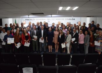 Entrega FGE Sinaloa Reconocimientos y Estímulos por 25 años de Antigüedad