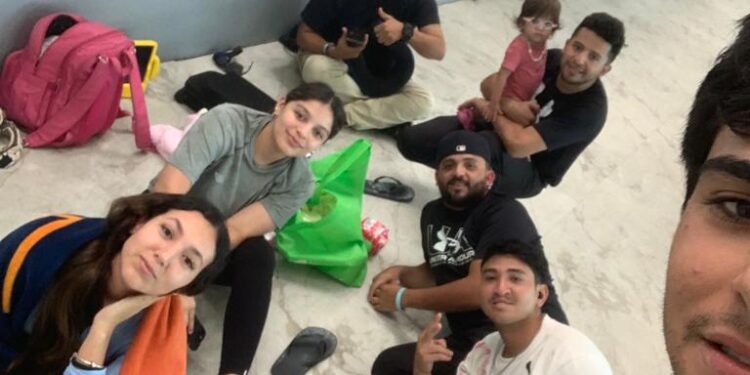 Gobierno del Estado a través del ISDE, trae a casa a la Selección Sinaloa de Softbol varada en Acapulco