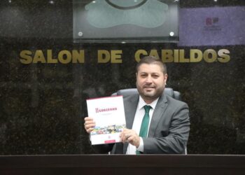 José Paz López entrega segundo informe de gobierno a Cabildo de Badiraguato