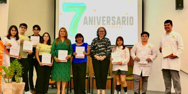 Celebra titular de SEPyC a CECyTE Sinaloa a 7 años de su creación