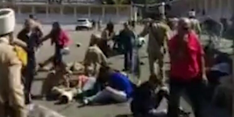 Un ataque con drones a una ceremonia militar en Siria dejó más de 100 muertos y 125 heridos