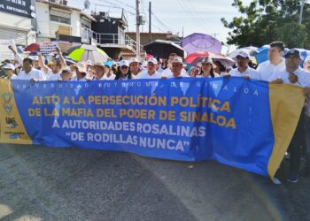 Jesús Madueña marcha  con miles de universitarios en Culiacán; se une a la protesta  Estrada Ferreiro