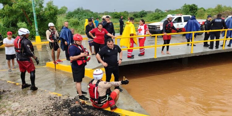 ¡Buscan a Amado en Mazatlán!; el joven cayó al dren Jabalines