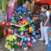 Vendedores “golondrinos” acaparan las mayores ventas de flores en el Centro de Culiacán