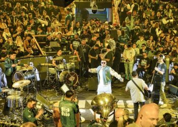 ¡Lleno total! Todo un éxito presentación de Fuerza Régida en  Palenque de Culiacán