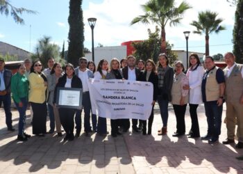 Surutato ya es comunidad promotora de la salud, la sindicatura recibe distintivo