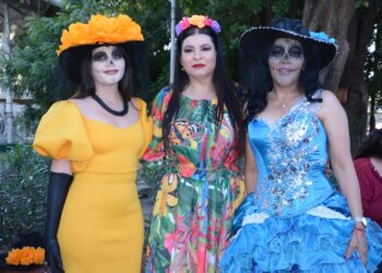 Contribuyendo con la difusión de la cultura y fomentando las tradiciones, realiza la UAS Desfile y la Celebración Universitaria del Día de Muertos