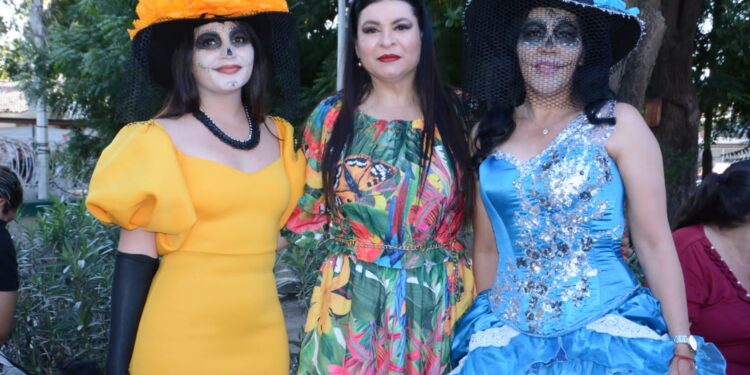 Contribuyendo con la difusión de la cultura y fomentando las tradiciones, realiza la UAS Desfile y la Celebración Universitaria del Día de Muertos