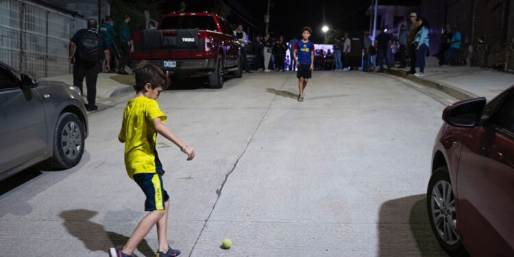 Se destinan 36 millones de pesos para pavimentar 8 calles en la colonia 22 de Diciembre