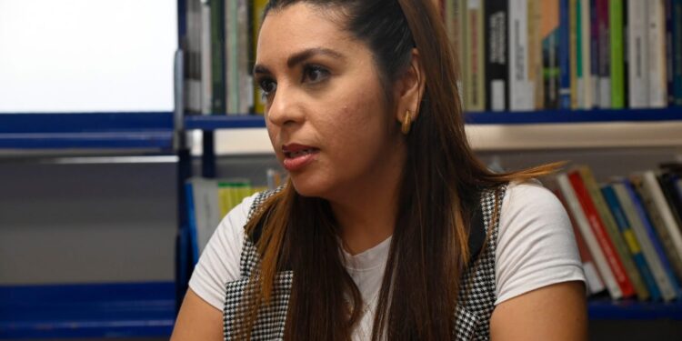 Rosa Acela Mayanix Alvarado Guevara, estudiante del Doctorado en Trabajo Social de la UAS, realiza estancia en la Universidad Complutense de Madrid