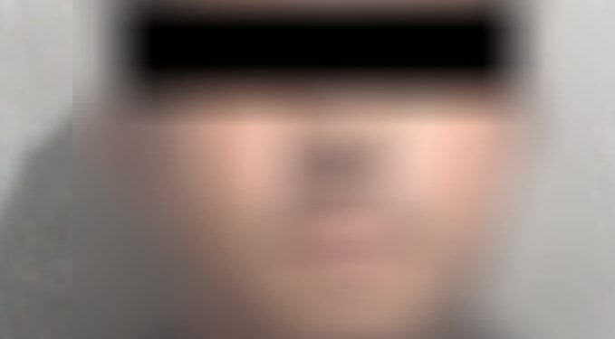 Por pasarse un semáforo descubren que tenía una orden de aprehensión