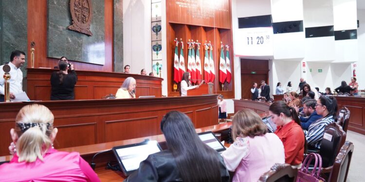 Da Congreso lectura a dictamen que agiliza órdenes de protección a mujeres