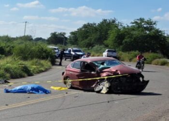 Muere mujer en choque de automóvil y camión de carga en Costa Rica