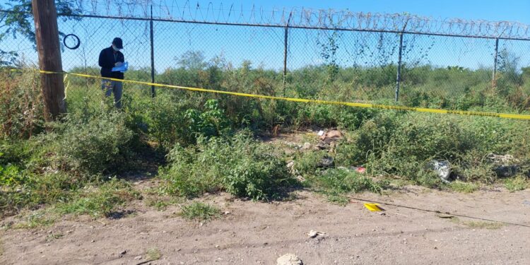 Hallan a un asesinado a balazos a un costado de Fuentes del Valle