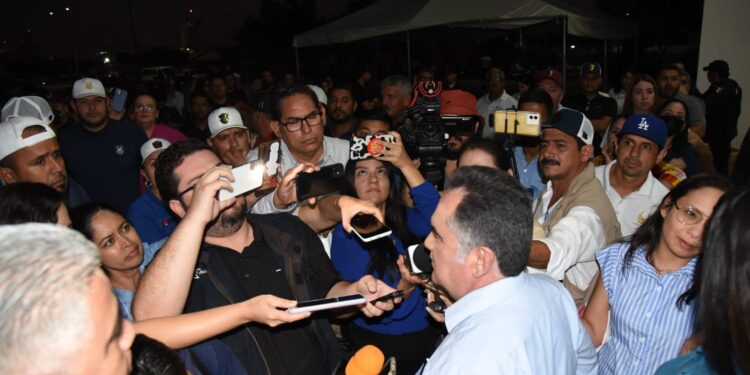 De manera arbitraria, Juez de Control separa del cargo nuevamente a Jesús Madueña como medida cautelar; audiencia continuará mañana domingo