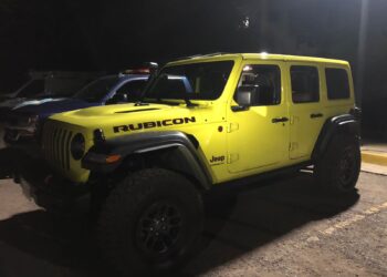 PEP asegura a Civil y recupera vehículo con reporte de robo