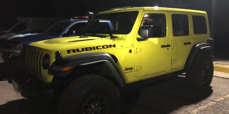 PEP asegura a Civil y recupera vehículo con reporte de robo