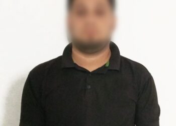 Policías Estatales aseguran a civil en vehículo robado en Culiacán