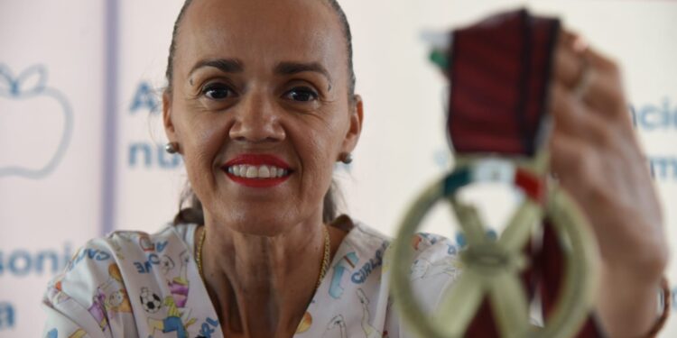 ¡Águila de oro! Bertha Alicia Cañedo regresa con récord personal de medallas del campeonato NORCECA Master de Atletismo, en Chihuahua