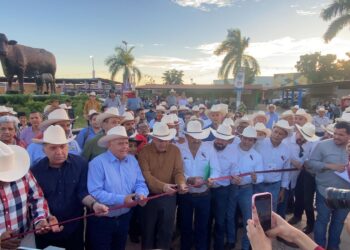 Rocha Moya inaugura la tradicional Expo Feria Ganadera Sinaloa 2023