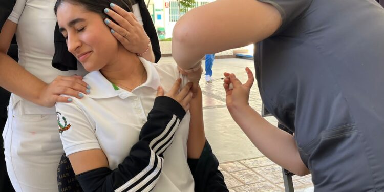 La Nueva Universidad pone a disposición de la comunidad centros de vacunación contra influenza, covid y tétanos en diversas unidades académicas