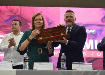 Recibe Sara Bruna Quiñónez la ESPADA RUDIS 2023 de la Universidad CEUNO