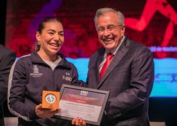 Rocha Moya entregó el Premio Estatal del Deporte 2023