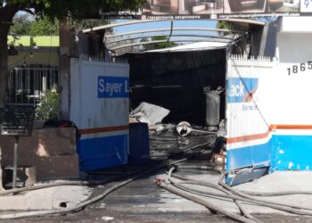 Se quema taller de carpintería en Culiacán