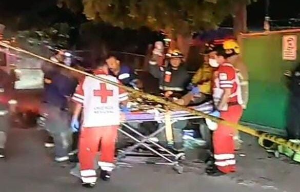 Muere motociclista tras chocar contra un árbol y quemarse sobre la calzada Aeropuerto