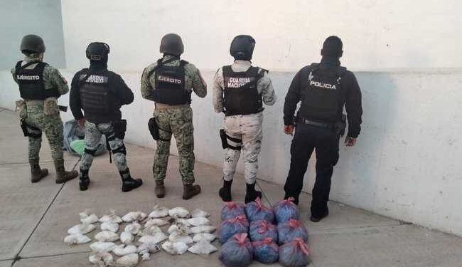 Mariguana, cristal y un rifle son halladas abandonadas en San Quintín