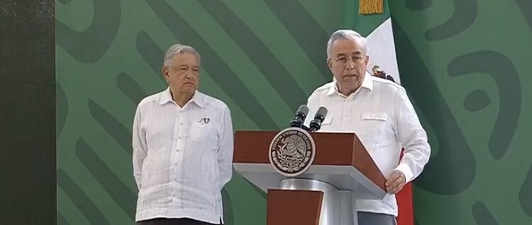 Rocha expone los presuntos casos de corrupción en la UAS a AMLO en La Mañanera