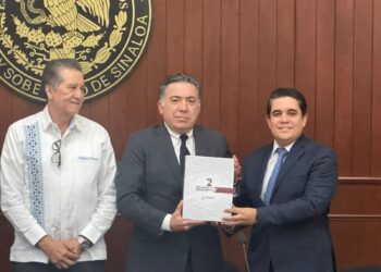 Combate a la corrupción, obra social y crecimiento de economía, destaca Inzunza al entregar Segundo Informe de Gobierno ante el Congreso del Estado