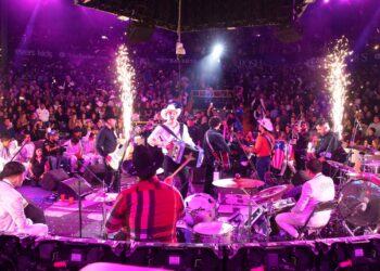 Marca Registrada deslumbra en el Palenque de Culiacán con Grupo Firme y otros invitados VIP