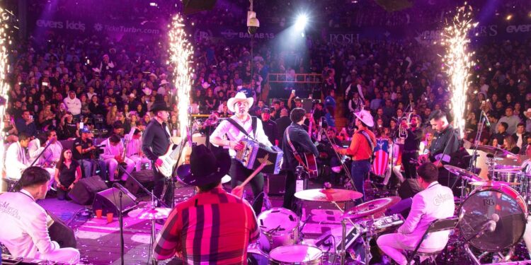 Marca Registrada deslumbra en el Palenque de Culiacán con Grupo Firme y otros invitados VIP
