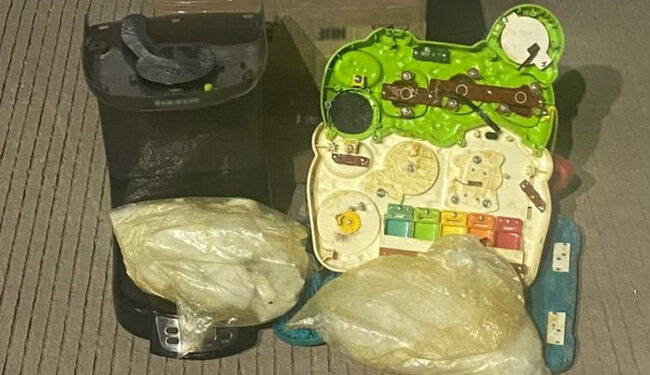 Hallan “cristal”, ocultos en juguete didáctico y cafetera en paqueteria de Culiacán