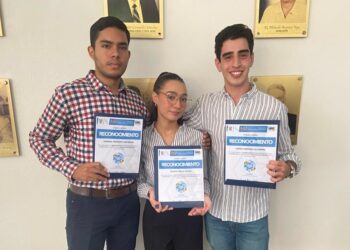 En el marco del Día del Químico, reconocen el esfuerzo diario de alumnos destacados de la Facultad de Ciencias Químico Biológicas