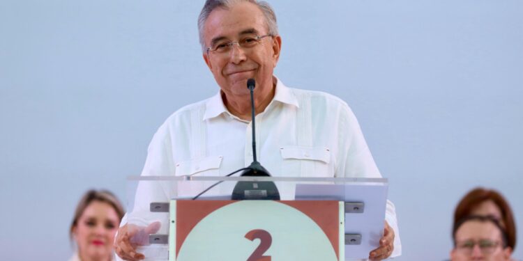 Rocha reitera su apoyo de siempre y sin regateo a la UAS, como orgulloso rosalino que es de toda la vida